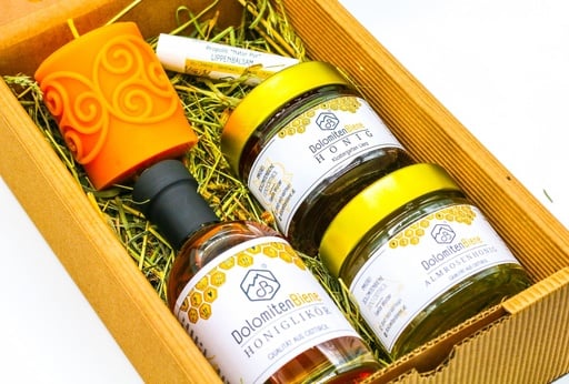 Geschenkbox "Dolomitenbiene" von Imkerei Dolomitenbiene